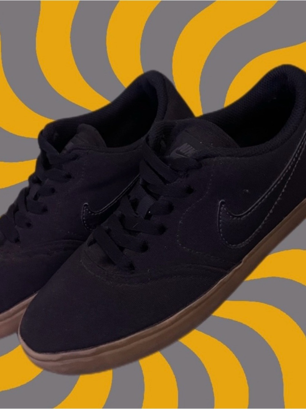 Nikes big kid size US 6Y